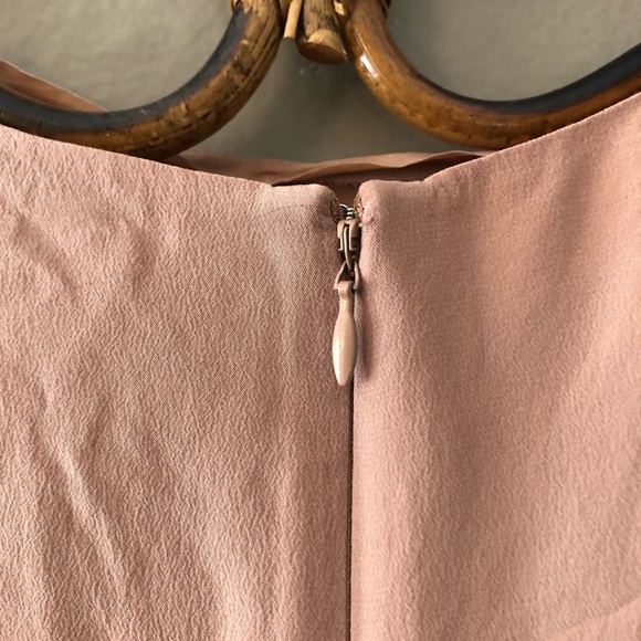 Collection of Style (COS) 100% silk tawny short sleeve blouse size small - Picture 5 of 8